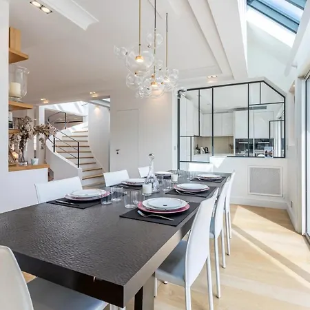 Fabulous With Beautiful View Apartment