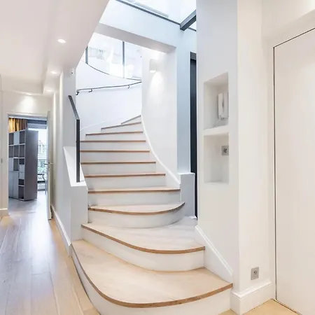 Fabulous With Beautiful View Apartment Paris