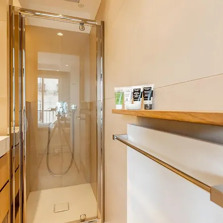 Fabulous With Beautiful View Apartment